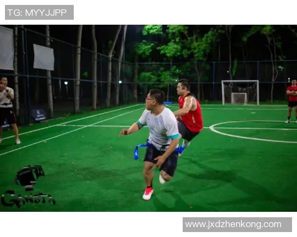 深圳飞盘队战术引发热议球迷与专家各执己见的背后故事