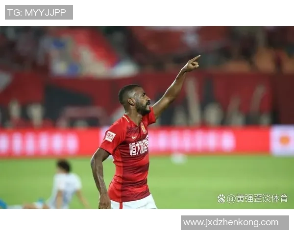 黄强畅谈足球生涯的起伏与梦想追逐之路