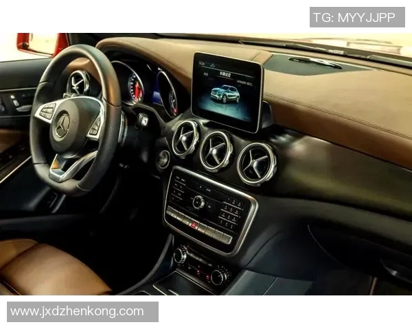 炫酷车辆足球明星摆件让你的车内充满运动激情与个性魅力