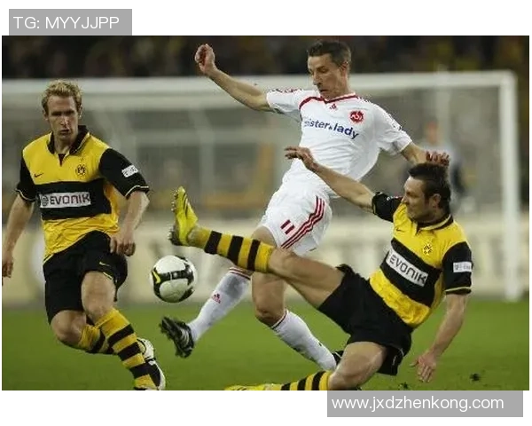 深圳足球队的包夹战术解析与深度剖析